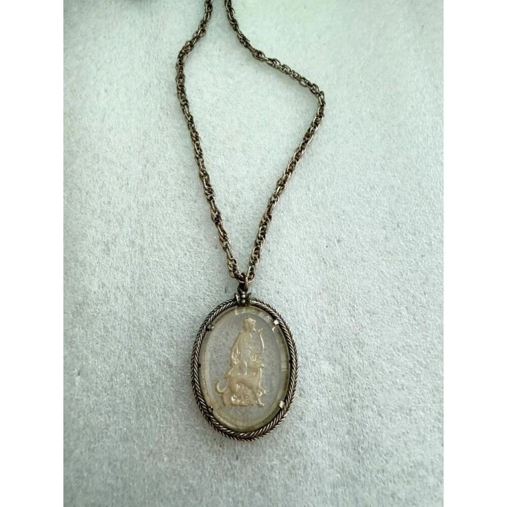 Vintage Avon Intaglio Pendant Necklace